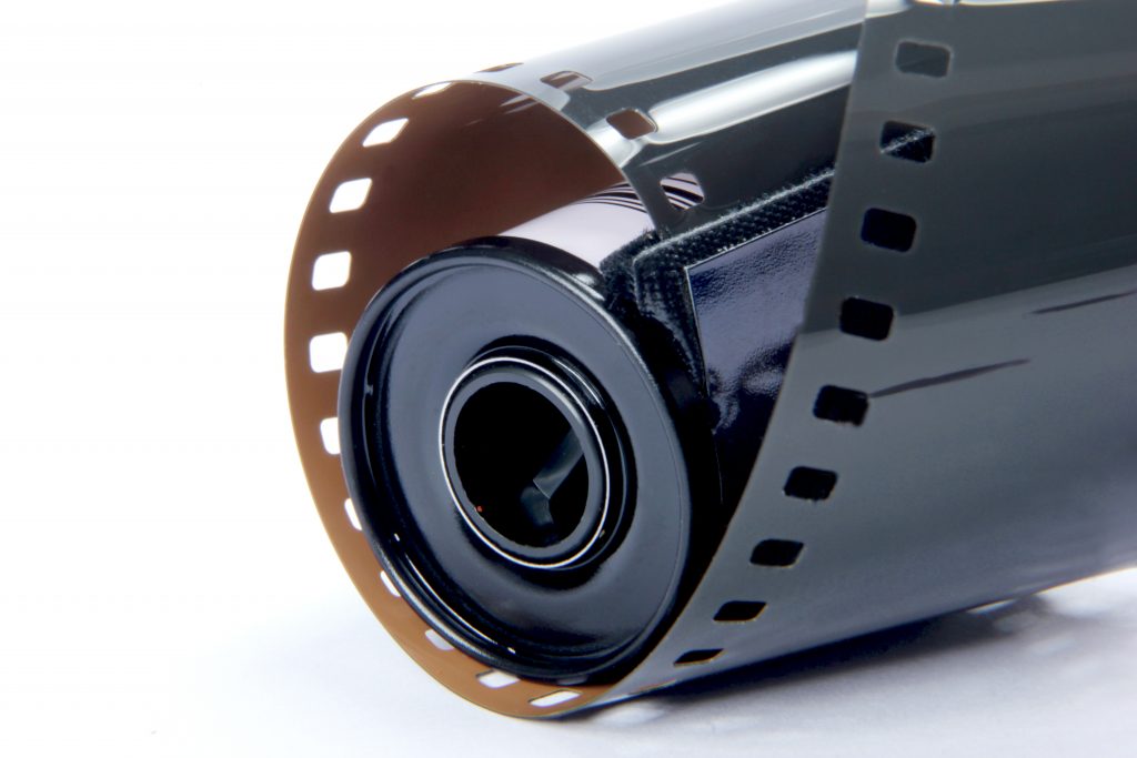  Un carrete de 35mm como las que tienen las cámaras desechables