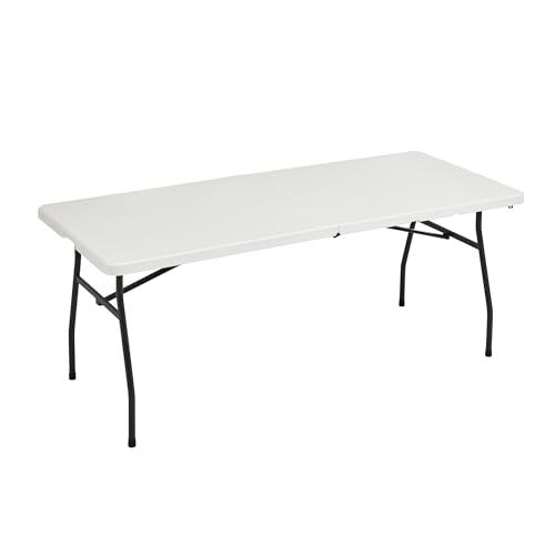 Mesa plegable blanca con patas negras, ideal para eventos y espacios de trabajo, mostrando su diseño funcional.
