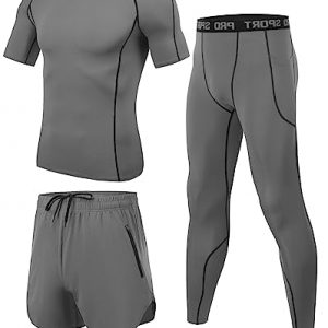 Conjunto de compresión para hombre en color gris, incluyendo camiseta, pantalones cortos y mallas de compresión para entrenamiento