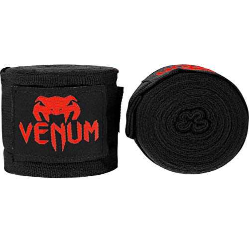 Vendas de boxeo Venum enrolladas con logo rojo sobre fondo negro