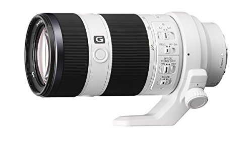 Lente Sony G 70-200mm f/4 con montaje blanco y negro vista lateral