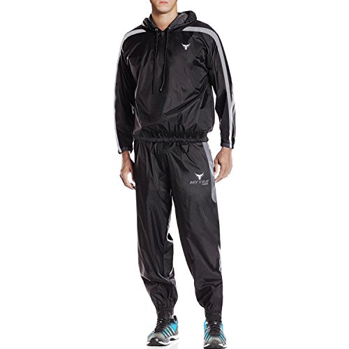 Conjunto de sauna Mytra Fusion para hombres modelado en vista frontal, ideal para aumentar la sudoración y la pérdida de peso.