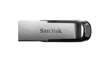 Memoria flash USB SanDisk Ultra Flair con diseño elegante y marca visible en la parte superior