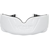 Protector bucal Venum de color blanco con logo en relieve, vista frontal