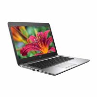 Laptop HP EliteBook 840 G3 mostrando su pantalla vibrante con flores mientras está en un ángulo de reposo