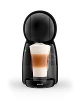 Cafetera Krups Nescafé Dolce Gusto Piccolo XS con un café cremoso servido en un vaso