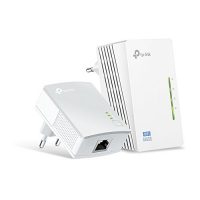 Adaptadores de powerline TP-Link AV600 que proporcionan conexión Wi-Fi y amplificación de señal en un diseño compacto.