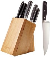 Juego de cuchillos de cocina Amazon Basics en bloque de madera, que incluye cuchillos de chef y otros utensilios.