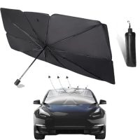 Parasol plegable para coche mostrando su apertura y soporte, ideal para protección solar del parabrisas