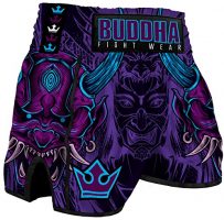 Pantalones Muay Thai Buddha Fight Wear con diseño Fantasy Snake en color púrpura, mostrando los detalles gráficos en la parte lateral
